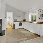 Дом отдыха Awesome In With Kitchen