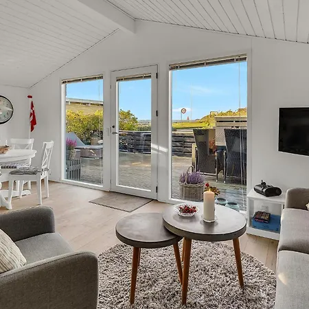 Awesome In With Kitchen Nyaraló